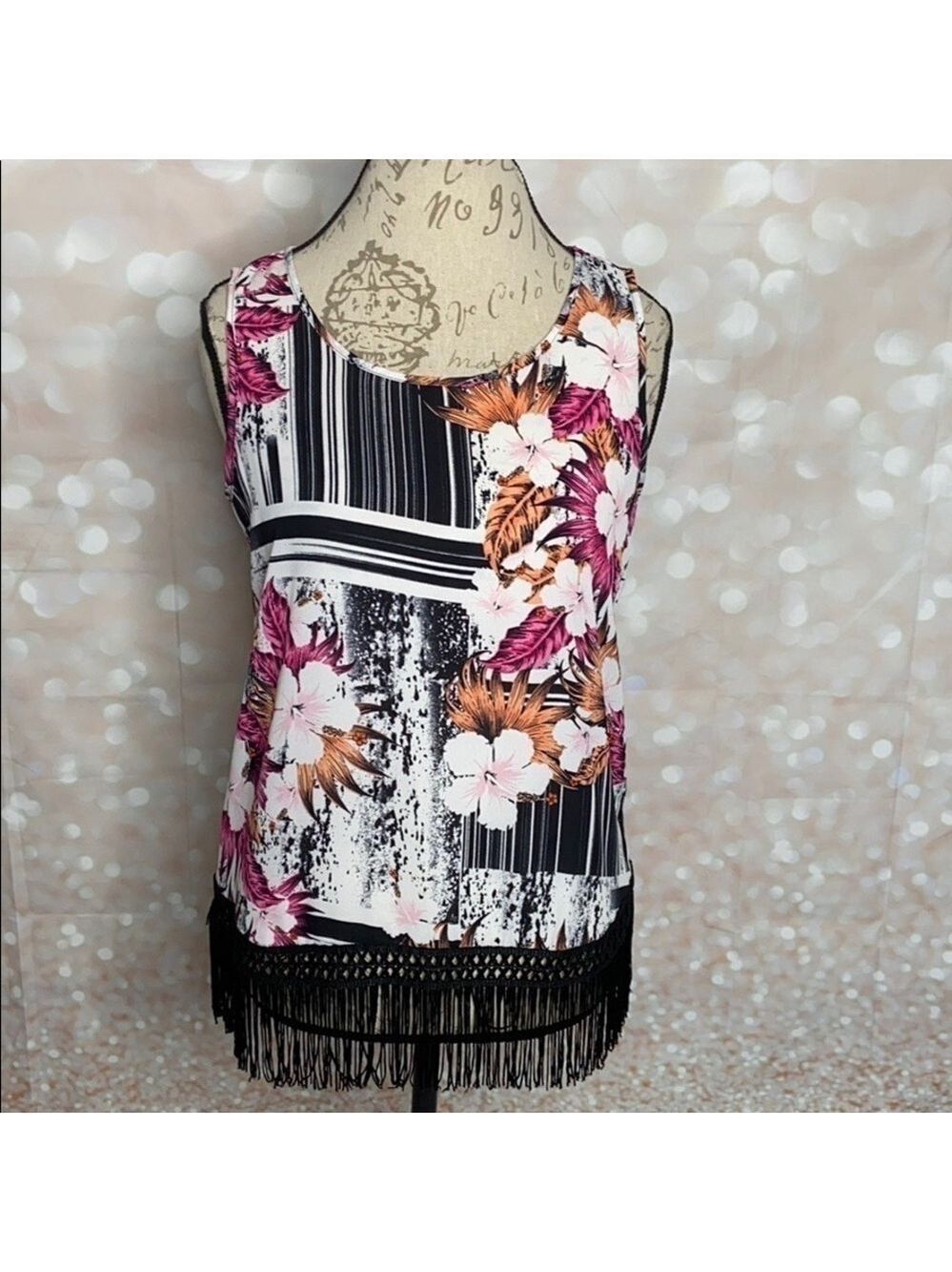 𝅺ZAC & Rachel Floral Fringe Hem Top